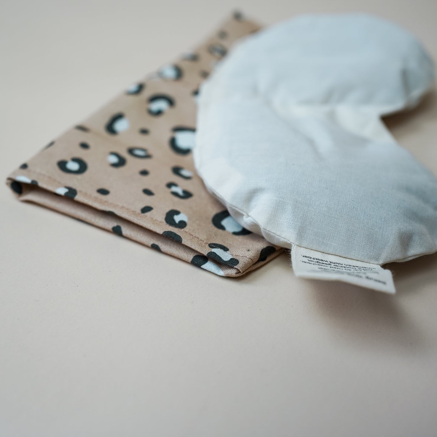Augenkissen Leomuster beige